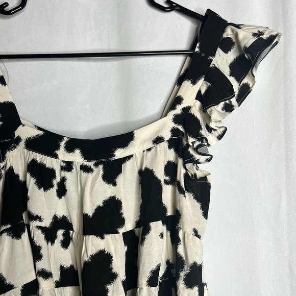 NWT Francesca’s Lilian Cow-print Blouse Size Small Black &White short sleeve Top - Picture 9 of 11